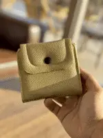 محفظة ڤيرا – اللون الذهبي 💛