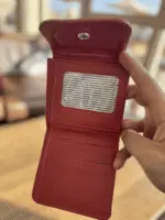 ⁦محفظة ڤيرا – اللون الأحمر ❤️⁩ - الصورة ⁦2⁩