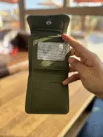 ⁦محفظة ڤيرا – اللون الزيتي 💚⁩ - الصورة ⁦2⁩